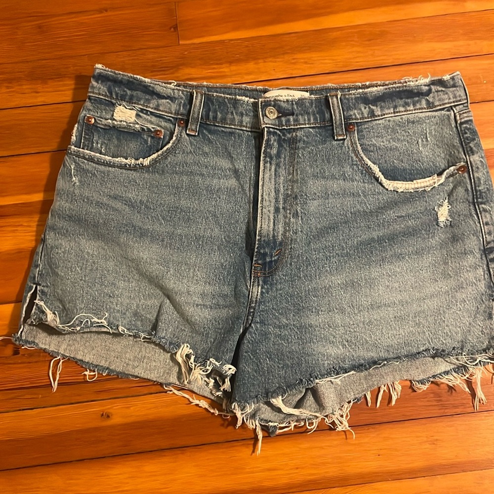 Abercrombie & Fitch mom short denim high rise